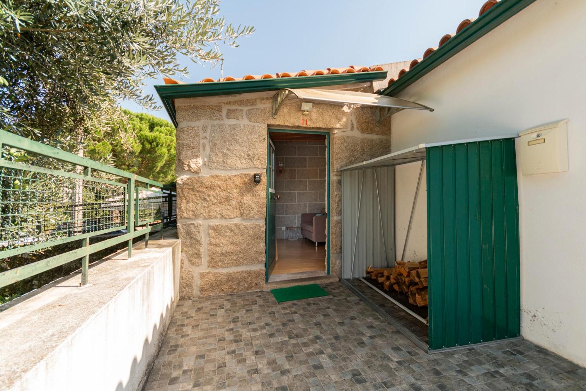 Casa Rustica T2 Com Salamandra E Cozinha - Seia - Serra Da Estrela - Casa Do Loureiro II Экстерьер фото